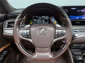 2021 Lexus ES с пробегом 97 461 км