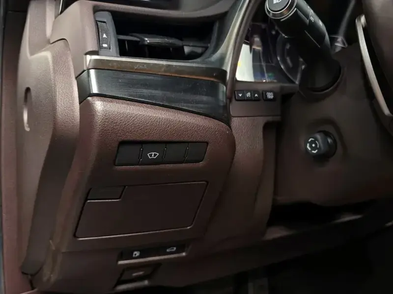 2021 Lexus ES с пробегом 97 461 км