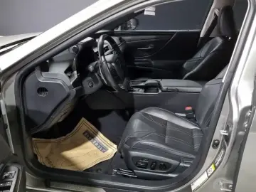 2018 Lexus ES с пробегом 122 170 км