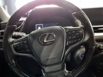 2018 Lexus ES с пробегом 122 170 км