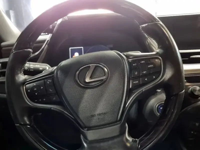 2018 Lexus ES с пробегом 122 170 км