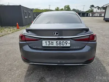 2019 Lexus ES с пробегом 76 680 км