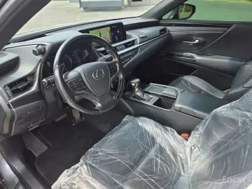 2019 Lexus ES с пробегом 76 680 км