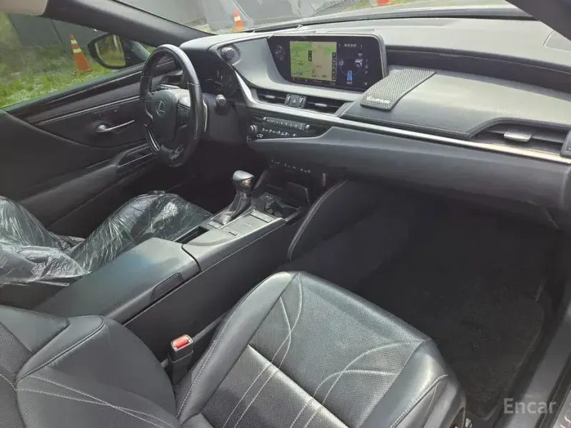 2019 Lexus ES с пробегом 76 680 км
