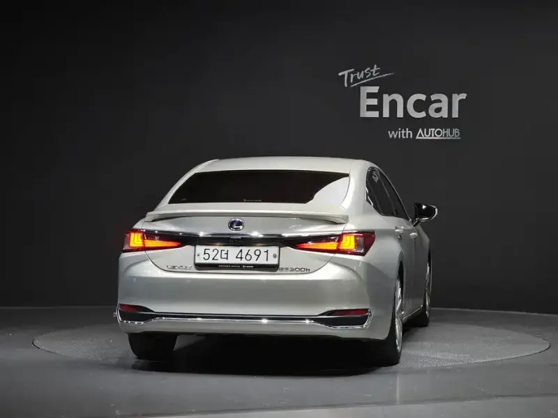 2019 Lexus ES с пробегом 91 745 км