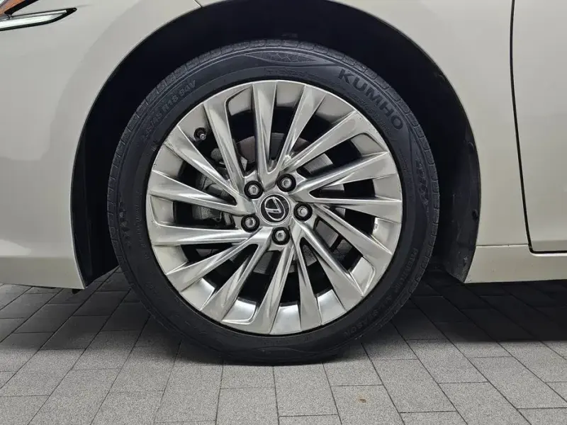 2019 Lexus ES с пробегом 91 745 км