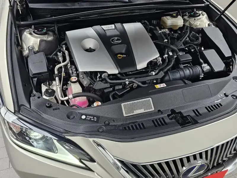2019 Lexus ES с пробегом 91 745 км