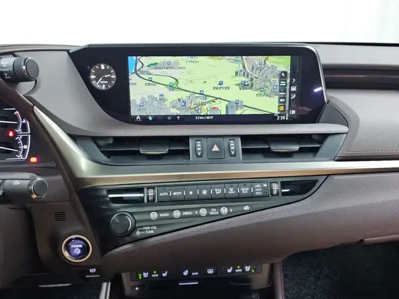 2019 Lexus ES с пробегом 91 745 км