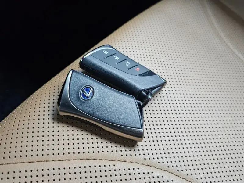2019 Lexus ES с пробегом 91 745 км