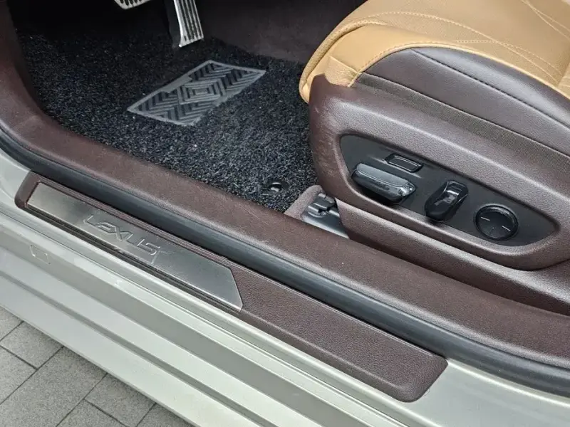 2019 Lexus ES с пробегом 91 745 км