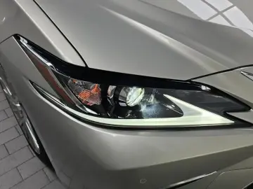 2019 Lexus ES с пробегом 91 745 км