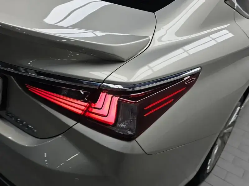 2019 Lexus ES с пробегом 91 745 км