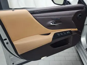 2019 Lexus ES с пробегом 91 745 км