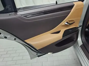 2019 Lexus ES с пробегом 91 745 км