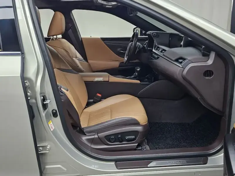 2019 Lexus ES с пробегом 91 745 км