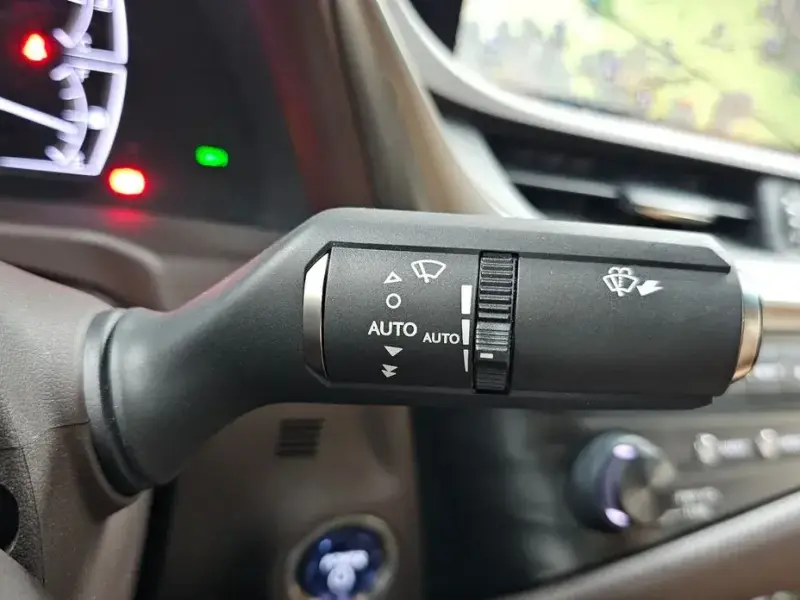2019 Lexus ES с пробегом 91 745 км
