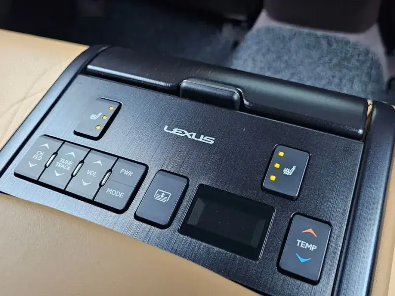 2019 Lexus ES с пробегом 91 745 км