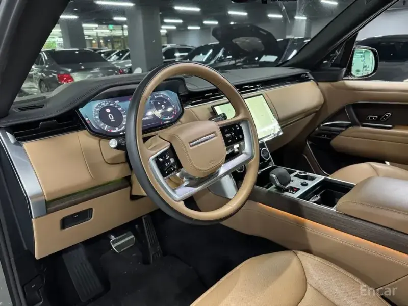 2023 Land Rover Range Rover с пробегом 7 800 км