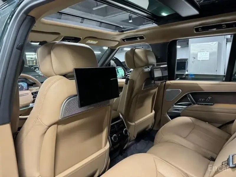 2023 Land Rover Range Rover с пробегом 7 800 км
