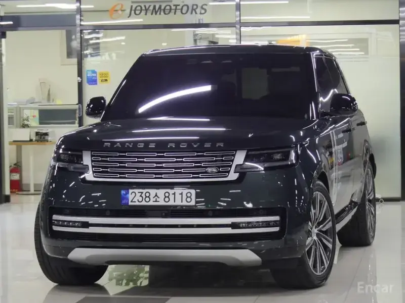 2023 Land Rover Range Rover с пробегом 7 800 км