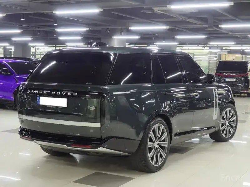 2023 Land Rover Range Rover с пробегом 7 800 км