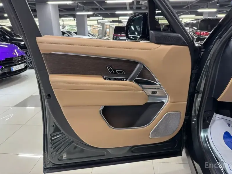 2023 Land Rover Range Rover с пробегом 7 800 км