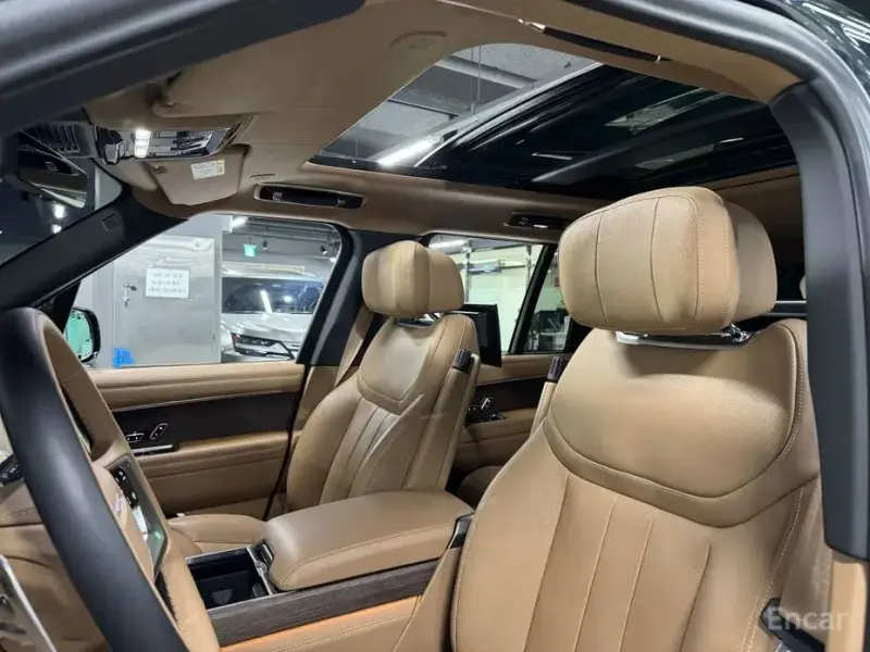 2023 Land Rover Range Rover с пробегом 7 800 км
