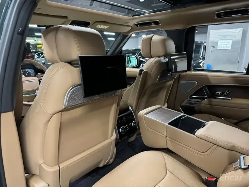 2023 Land Rover Range Rover с пробегом 7 800 км