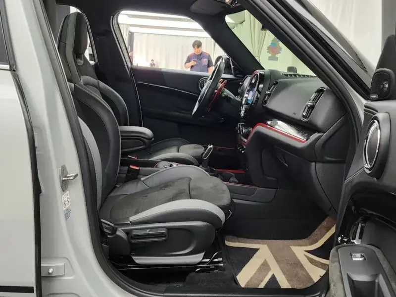 2021 Mini Countryman с пробегом 121 304 км