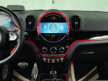 2021 Mini Countryman с пробегом 121 304 км