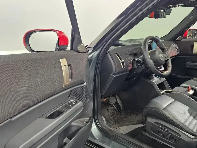 2025 Mini Countryman с пробегом 12 880 км