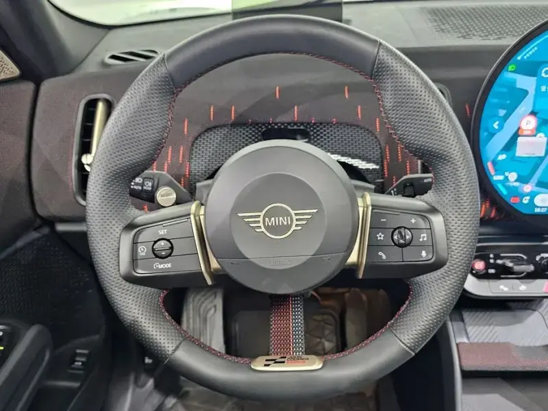 2025 Mini Countryman с пробегом 12 880 км