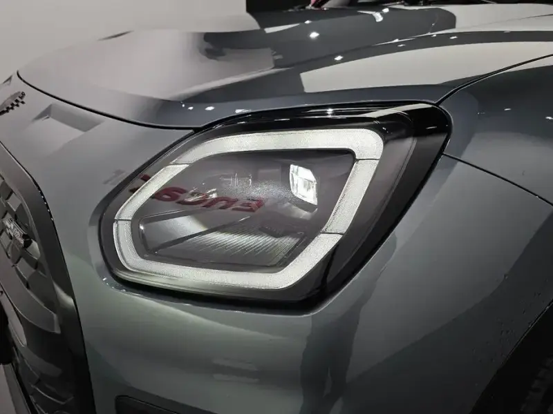 2025 Mini Countryman с пробегом 12 880 км