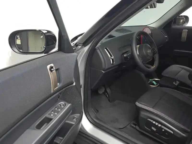 2025 Mini Countryman с пробегом 5 985 км