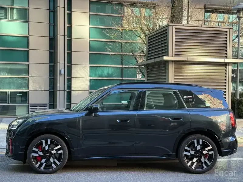 2026 Mini Countryman с пробегом 15 км