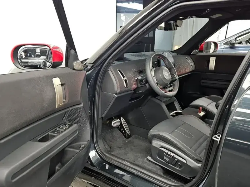 2025 Mini Countryman с пробегом 6 410 км