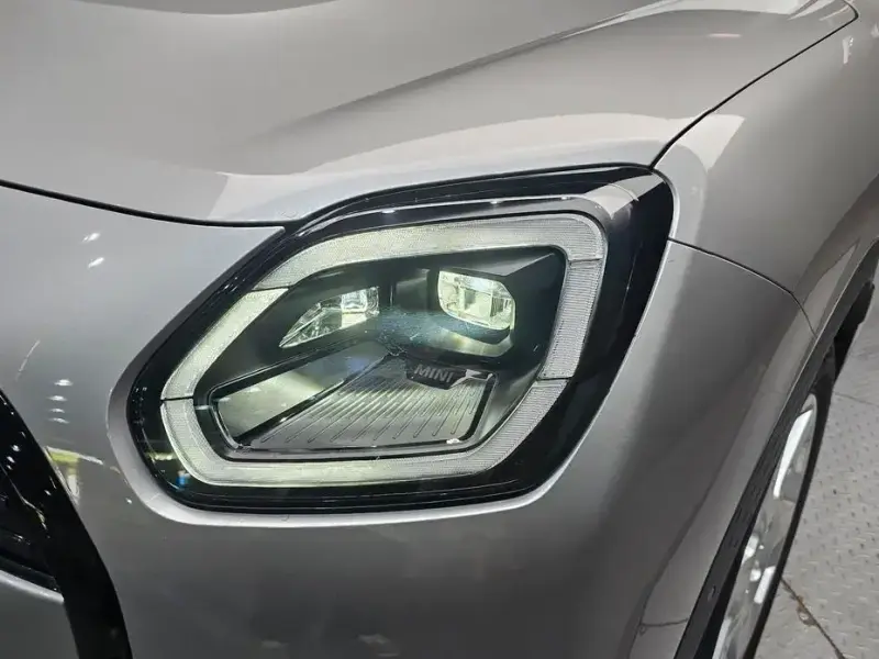 2025 Mini Countryman с пробегом 4 498 км