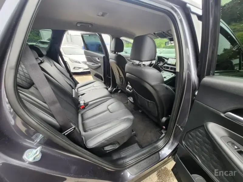 2021 Hyundai Santa Fe с пробегом 48 900 км