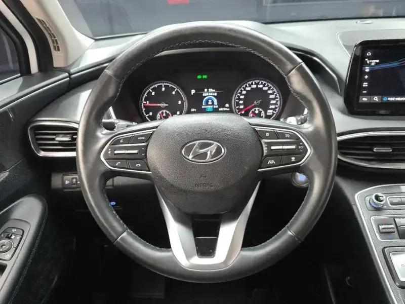 2021 Hyundai Santa Fe с пробегом 64 214 км
