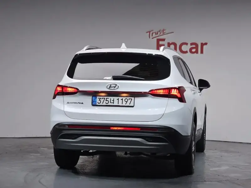 2023 Hyundai Santa Fe с пробегом 27 519 км