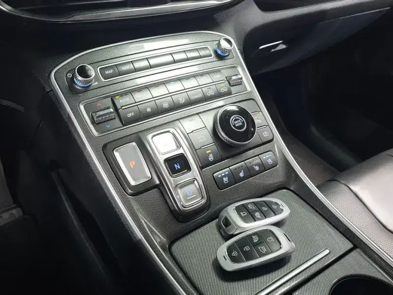 2023 Hyundai Santa Fe с пробегом 27 519 км