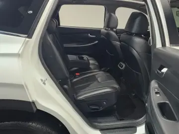 2023 Hyundai Santa Fe с пробегом 27 519 км