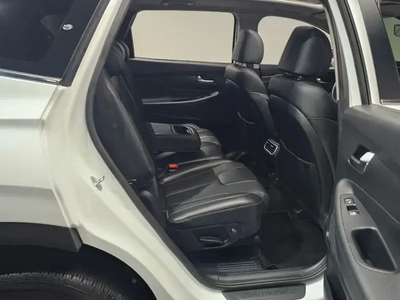 2023 Hyundai Santa Fe с пробегом 27 519 км