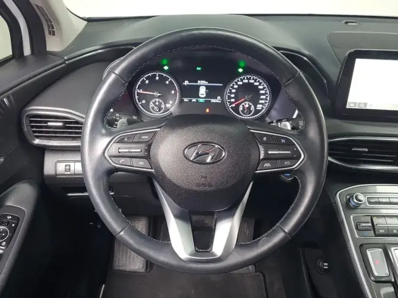 2023 Hyundai Santa Fe с пробегом 27 519 км