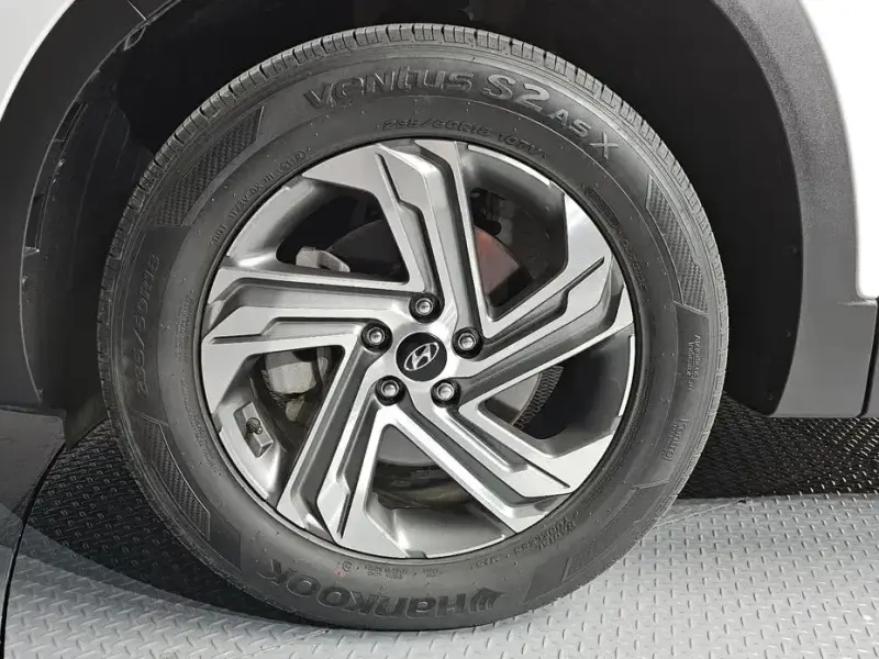 2023 Hyundai Santa Fe с пробегом 77 765 км