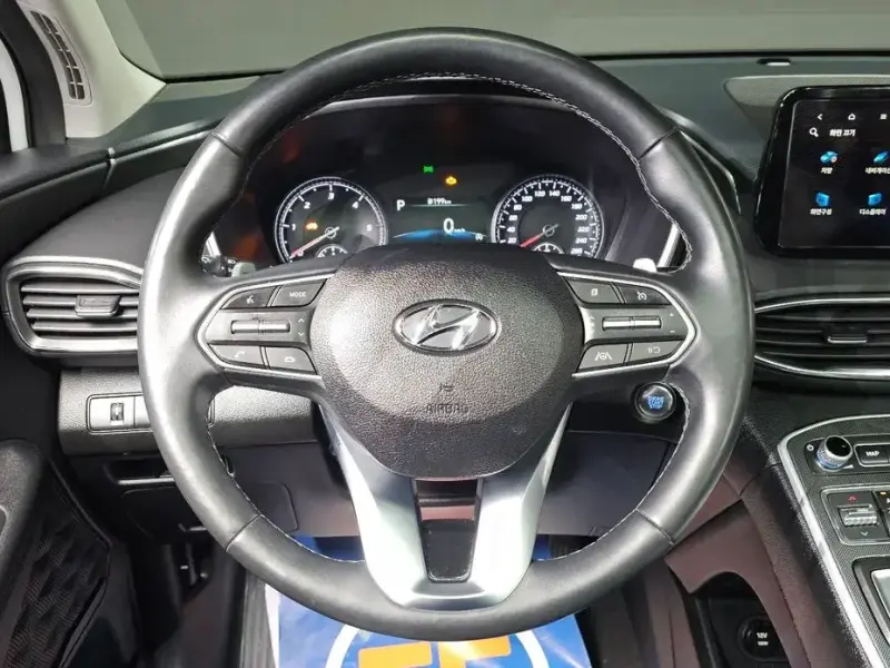 2023 Hyundai Santa Fe с пробегом 77 765 км