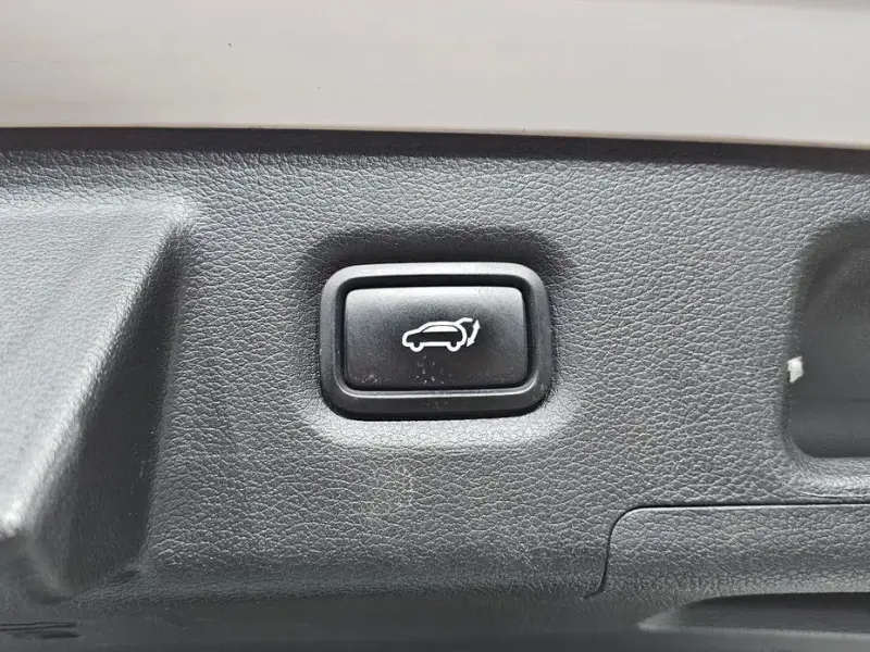 2023 Hyundai Santa Fe с пробегом 77 765 км