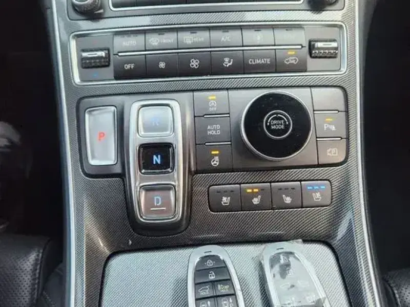 2023 Hyundai Santa Fe с пробегом 82 826 км