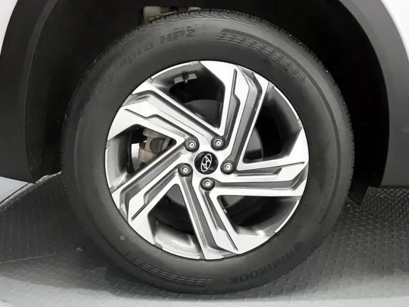 2023 Hyundai Santa Fe с пробегом 28 295 км