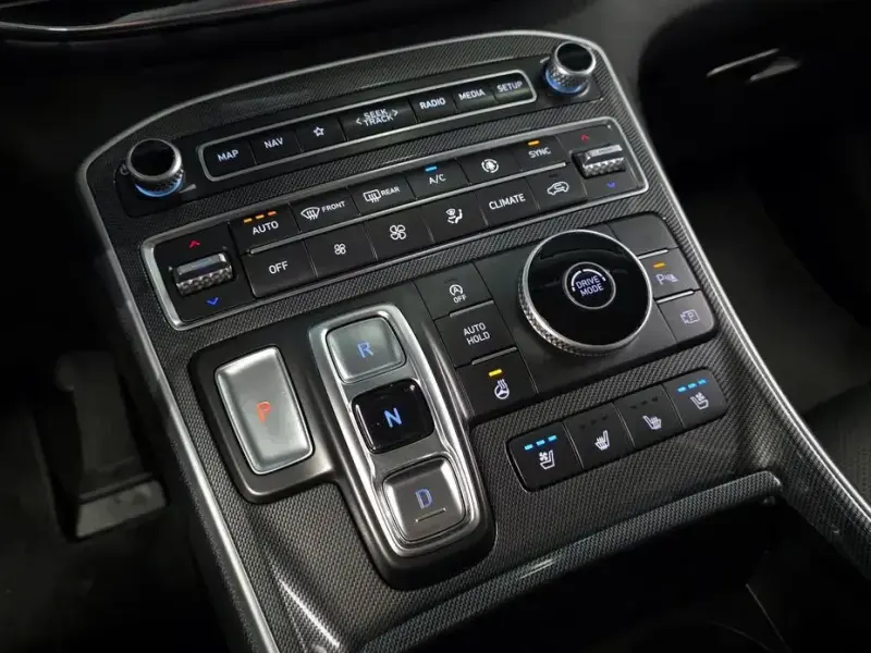 2023 Hyundai Santa Fe с пробегом 28 295 км